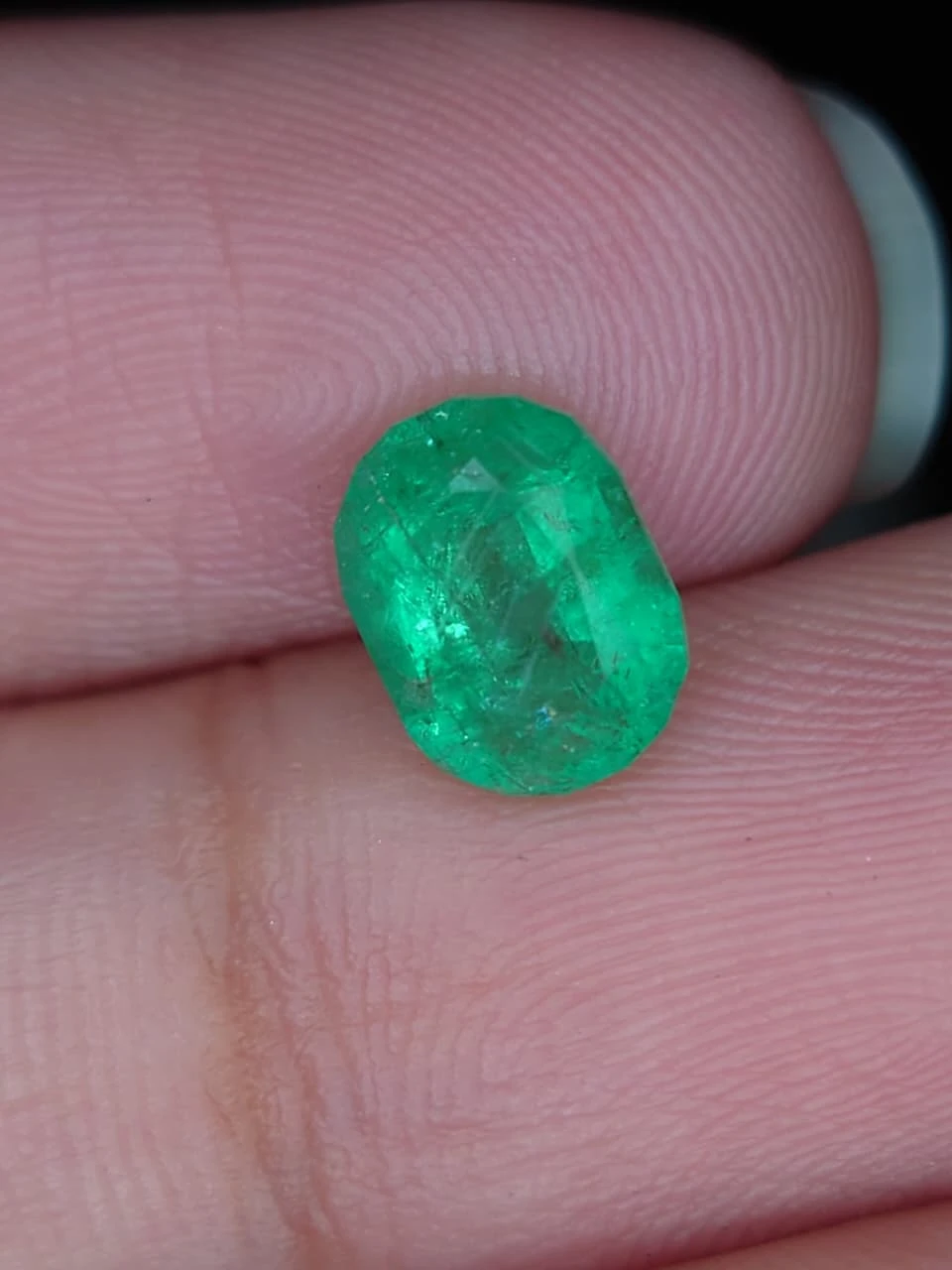 1.3ct Natural Oval Faceted Panjsher Emerald from Afghanistan — view 3